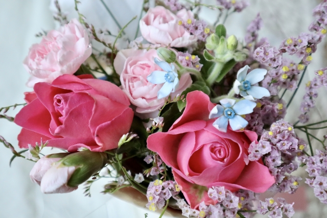 結婚相手探し　結婚引き寄せ　婚活　婚活悩み　出会い　出会いが欲しい　運命の出会い　引き寄せの法則